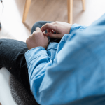Ko darīt, ja bērns dusmojas? Psihiatra ieteikumi vecākiem